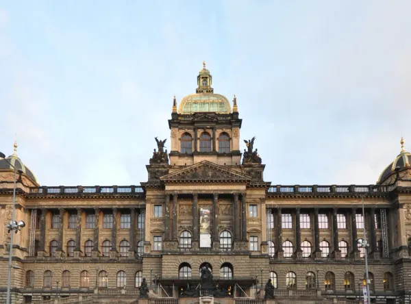 Muzeum Narodowe – sztuka, historia i panorama Pragi