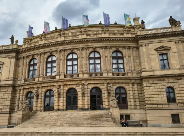 Rudolfinum – sztuka, architektura i inspiracje nad Wełtawą