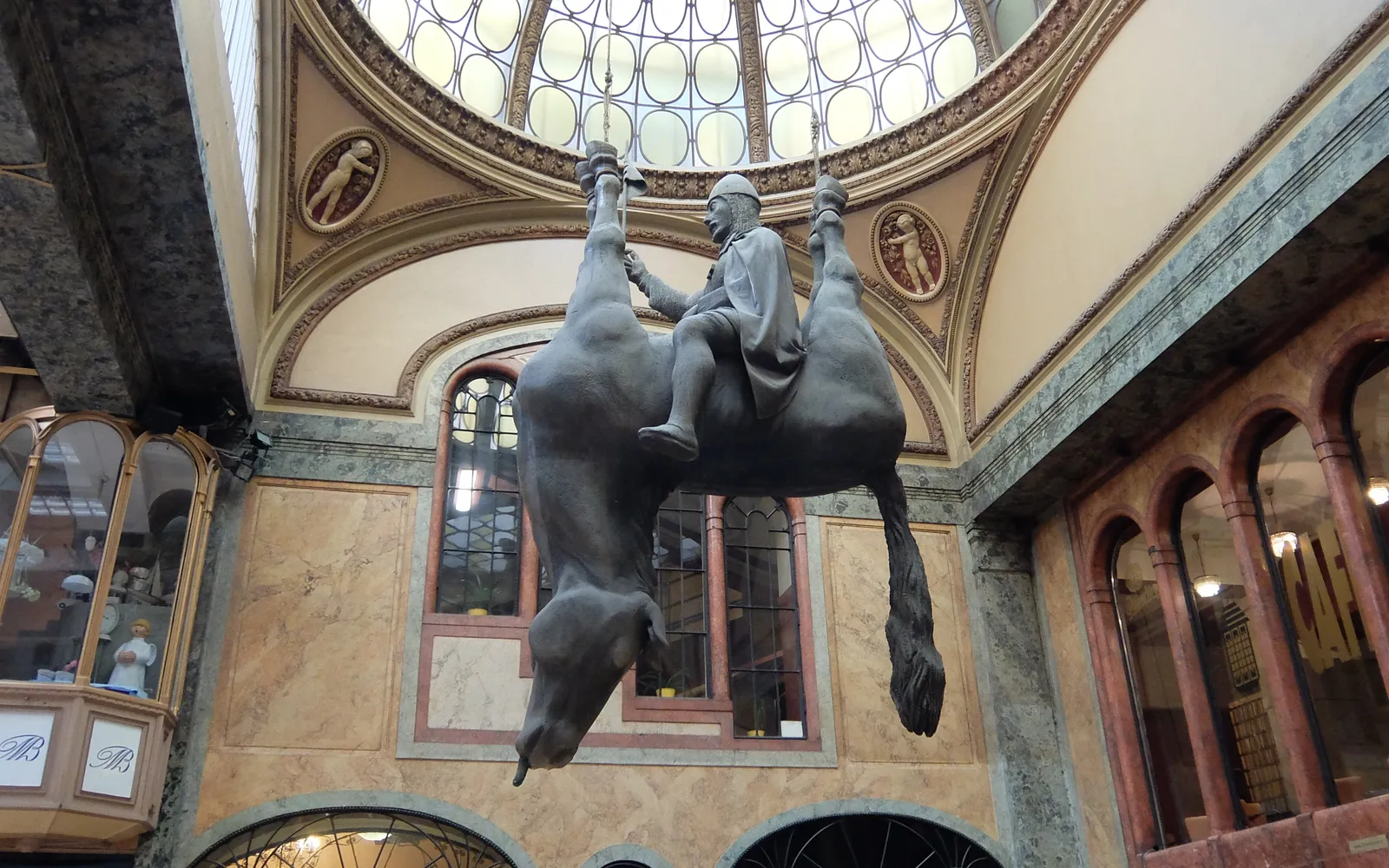 Praga ukryta - pasaże, architektura i miejskie historie